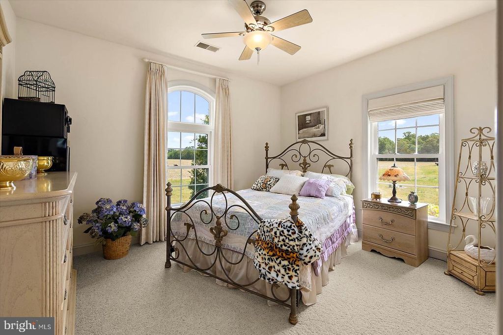 Image 25 of property listing at 5113 RIVER RD, Hurlock, MD 21643