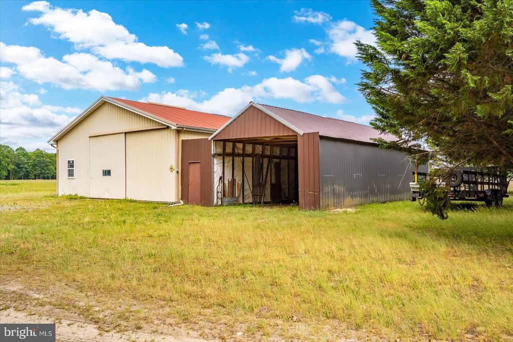 Image 42 of property listing at 5113 RIVER RD, Hurlock, MD 21643
