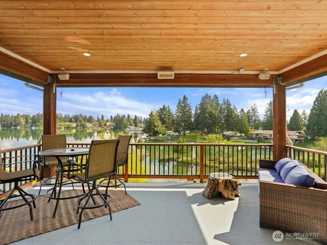 3231 Deer Island Drive E, Lake Tapps, WA 98391