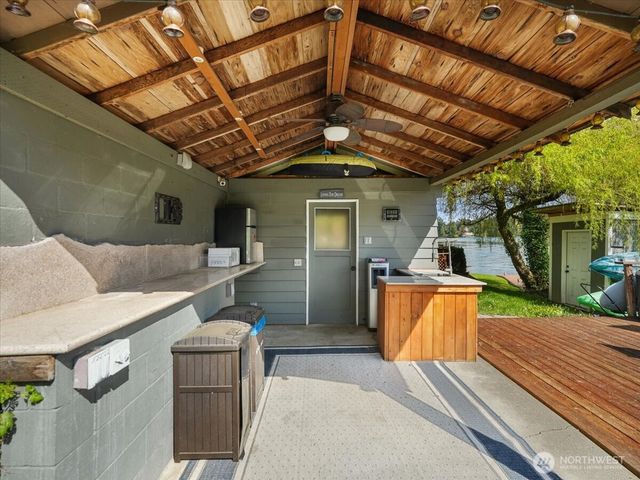 3231 Deer Island Drive E, Lake Tapps, WA 98391