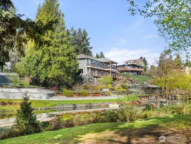 3231 Deer Island Drive E, Lake Tapps, WA 98391