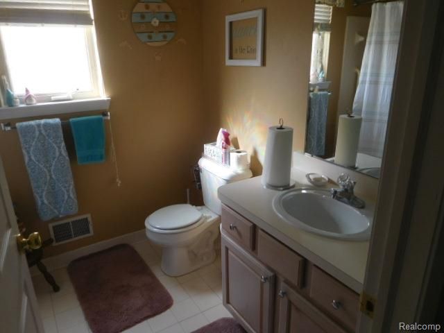 4116 April Lane 24, Sterling Heights, MI 48310