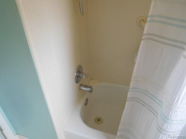 4116 April Lane 24, Sterling Heights, MI 48310