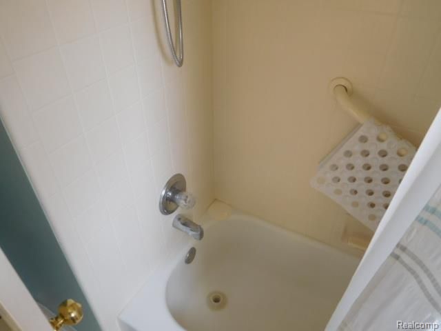 4116 April Lane 24, Sterling Heights, MI 48310