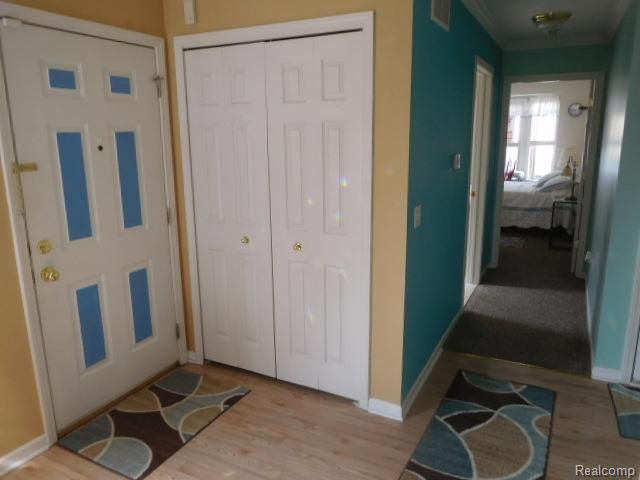 4116 April Lane 24, Sterling Heights, MI 48310