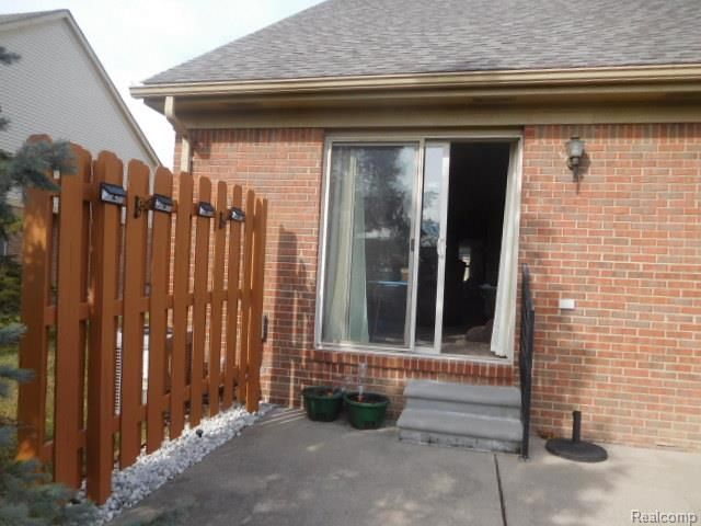 4116 April Lane 24, Sterling Heights, MI 48310
