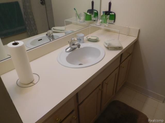 4116 April Lane 24, Sterling Heights, MI 48310