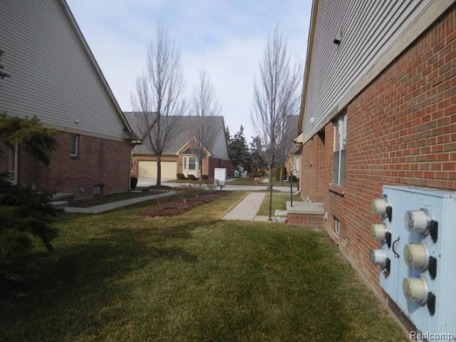 4116 April Lane 24, Sterling Heights, MI 48310