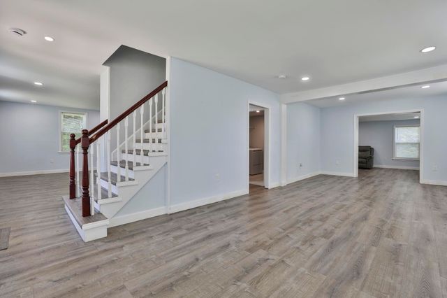 151 Tolles Street, Nashua, NH 03064