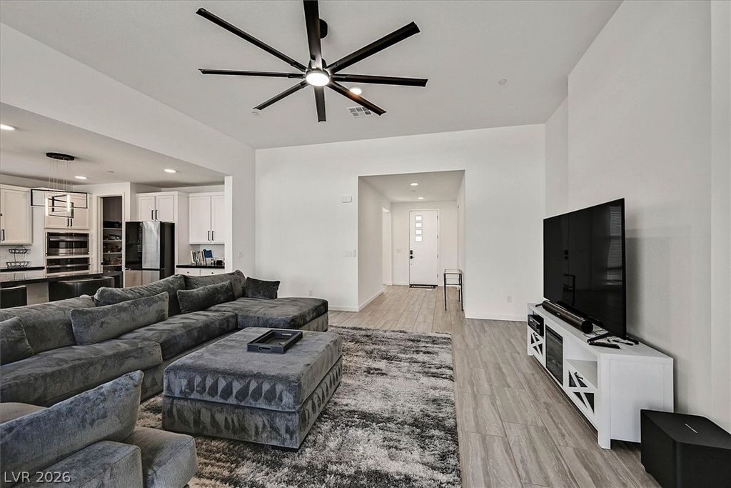10284 Arrow Range Avenue, Las Vegas, NV 89166 — photo 3