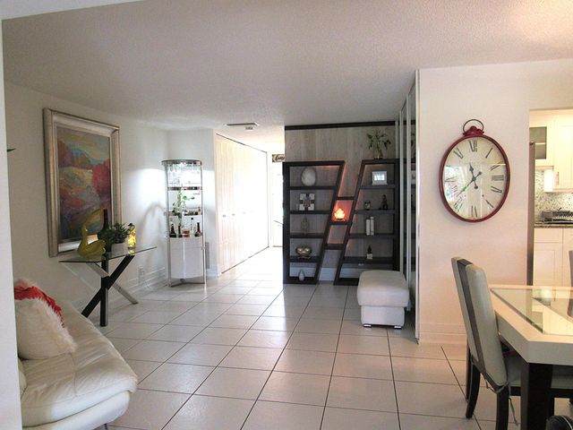 5780 FERNLEY Drive W 138, West Palm Beach, FL 33415