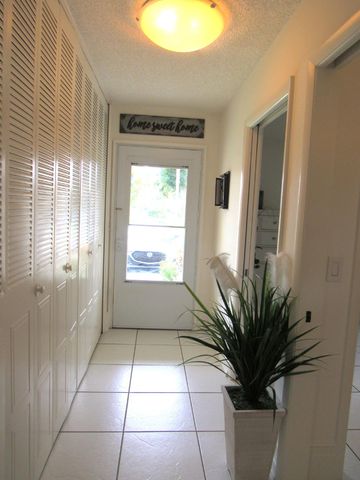 5780 FERNLEY Drive W 138, West Palm Beach, FL 33415