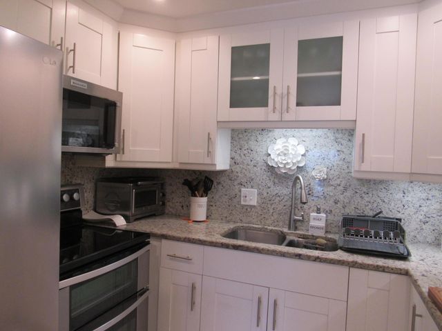 5780 FERNLEY Drive W 138, West Palm Beach, FL 33415