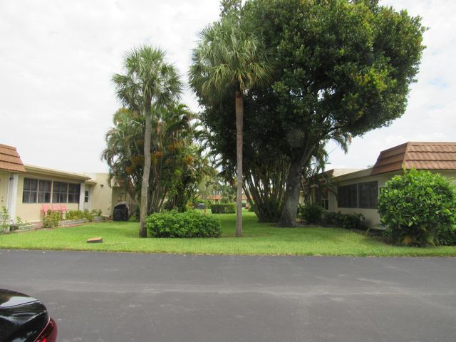5780 FERNLEY Drive W 138, West Palm Beach, FL 33415
