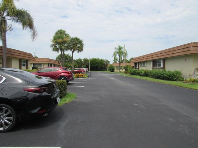 5780 FERNLEY Drive W 138, West Palm Beach, FL 33415
