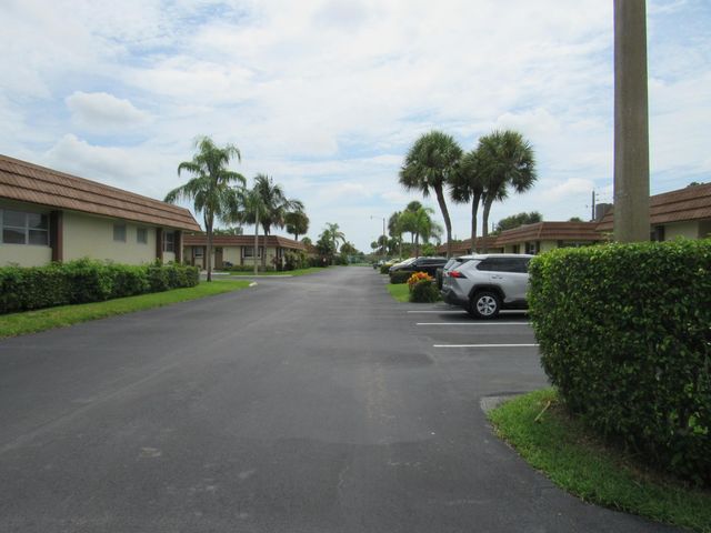 5780 FERNLEY Drive W 138, West Palm Beach, FL 33415