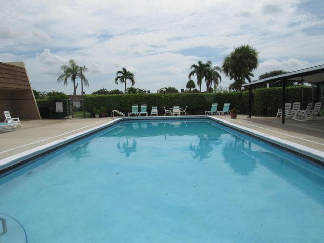 5780 FERNLEY Drive W 138, West Palm Beach, FL 33415