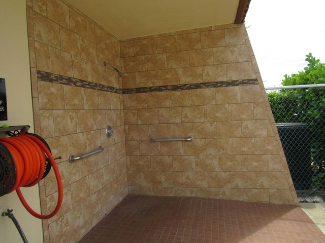 5780 FERNLEY Drive W 138, West Palm Beach, FL 33415