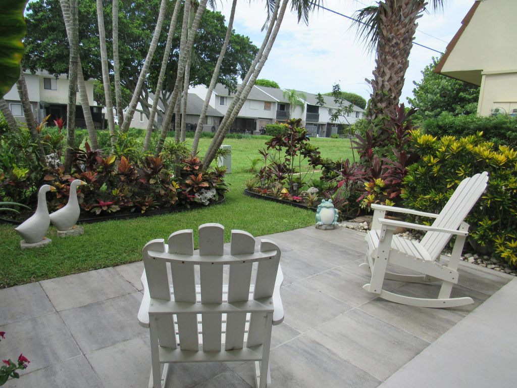 5780 FERNLEY Drive W 138, West Palm Beach, FL 33415