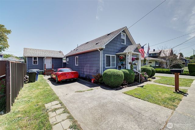 320 Williams Avenue N, Renton, WA 98057