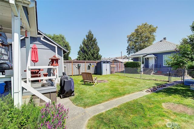 320 Williams Avenue N, Renton, WA 98057