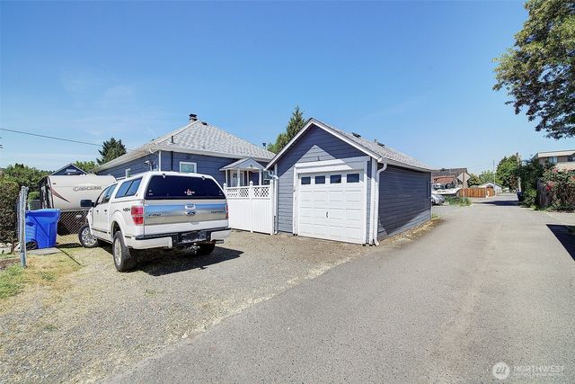 320 Williams Avenue N, Renton, WA 98057