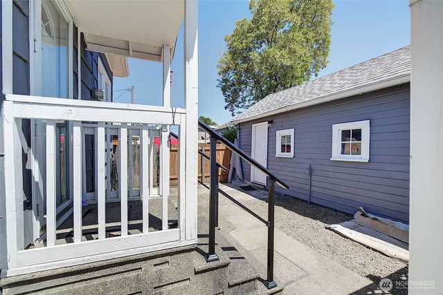 320 Williams Avenue N, Renton, WA 98057