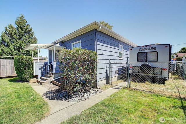 320 Williams Avenue N, Renton, WA 98057