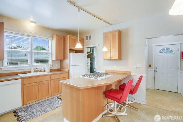 320 Williams Avenue N, Renton, WA 98057