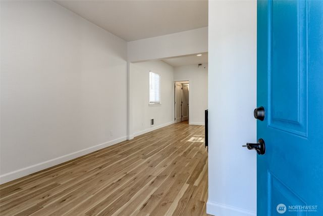 320 Williams Avenue N, Renton, WA 98057