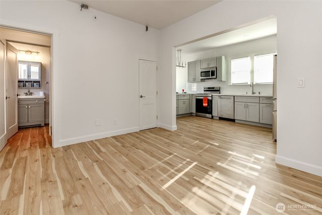 320 Williams Avenue N, Renton, WA 98057