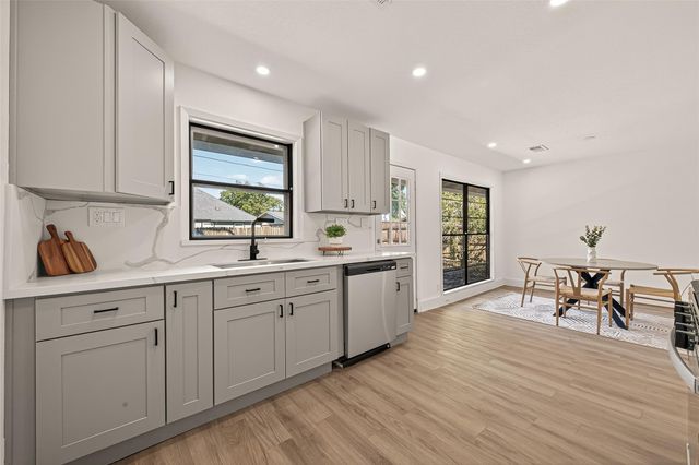 608 Lloyd Lane, Baytown, TX 77521