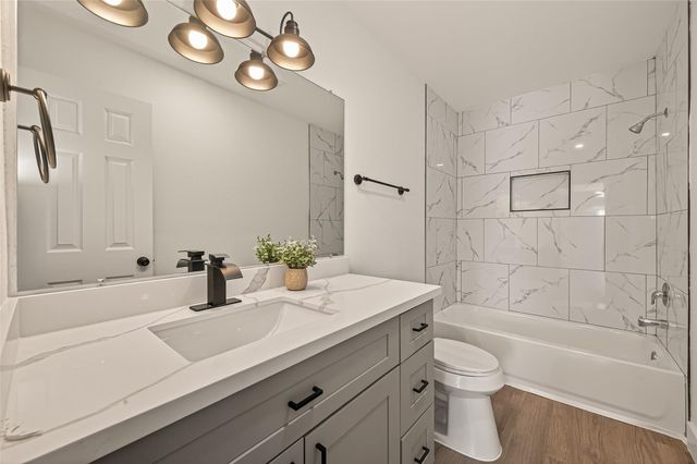 608 Lloyd Lane, Baytown, TX 77521