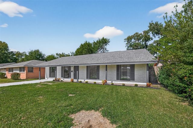 608 Lloyd Lane, Baytown, TX 77521