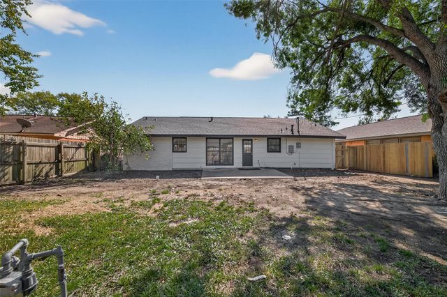 608 Lloyd Lane, Baytown, TX 77521