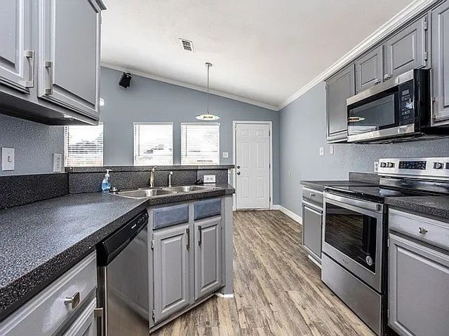9000 Elbe Trail, Fort Worth, TX 76118