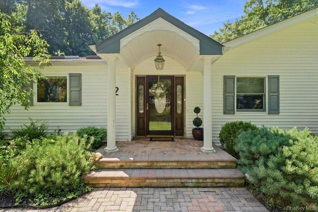 22 Gemini Lane, Nesconset, NY 11767