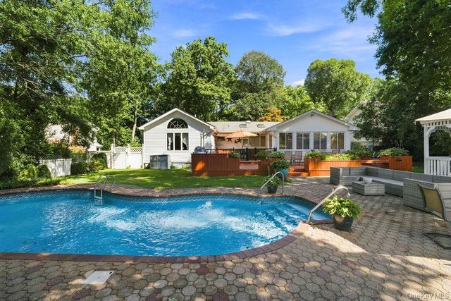 22 Gemini Lane, Nesconset, NY 11767