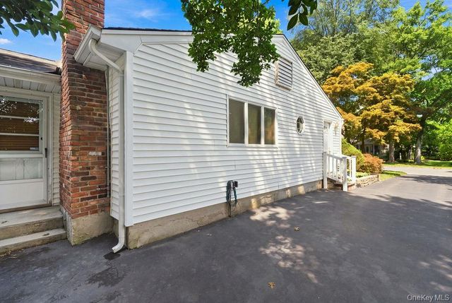 22 Gemini Lane, Nesconset, NY 11767