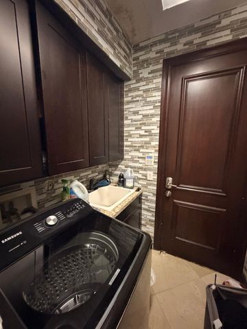 3309 Bradenham Lane, Davie, FL 33328