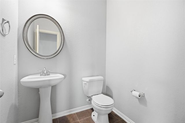 9114 Creekside Court, Hitchcock, TX 77563
