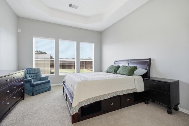 9114 Creekside Court, Hitchcock, TX 77563
