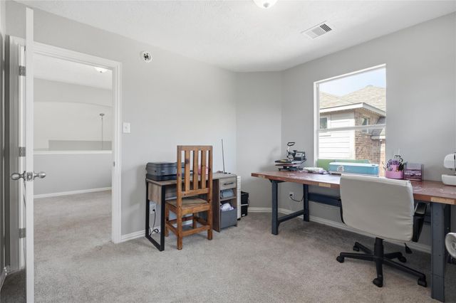 9114 Creekside Court, Hitchcock, TX 77563