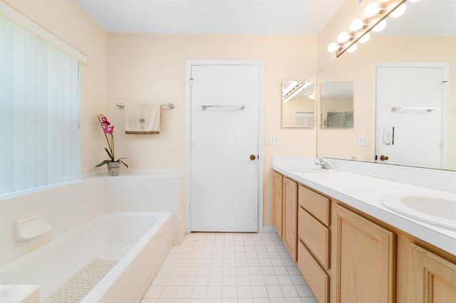 2211 Soundings Court, West Palm Beach, FL 33413