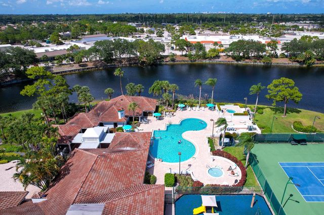 2211 Soundings Court, West Palm Beach, FL 33413