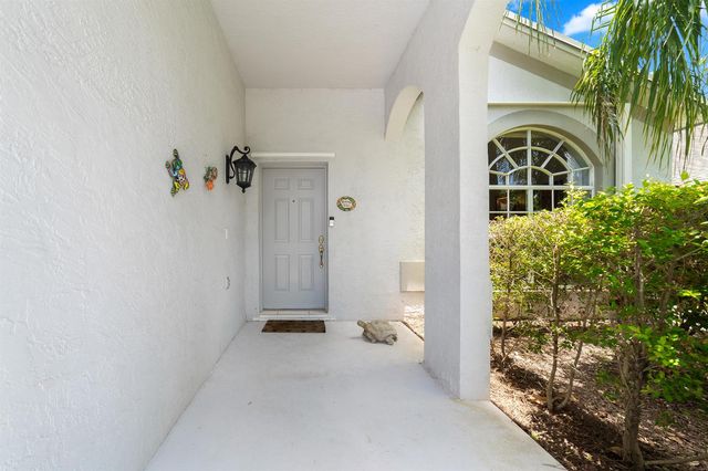 2211 Soundings Court, West Palm Beach, FL 33413