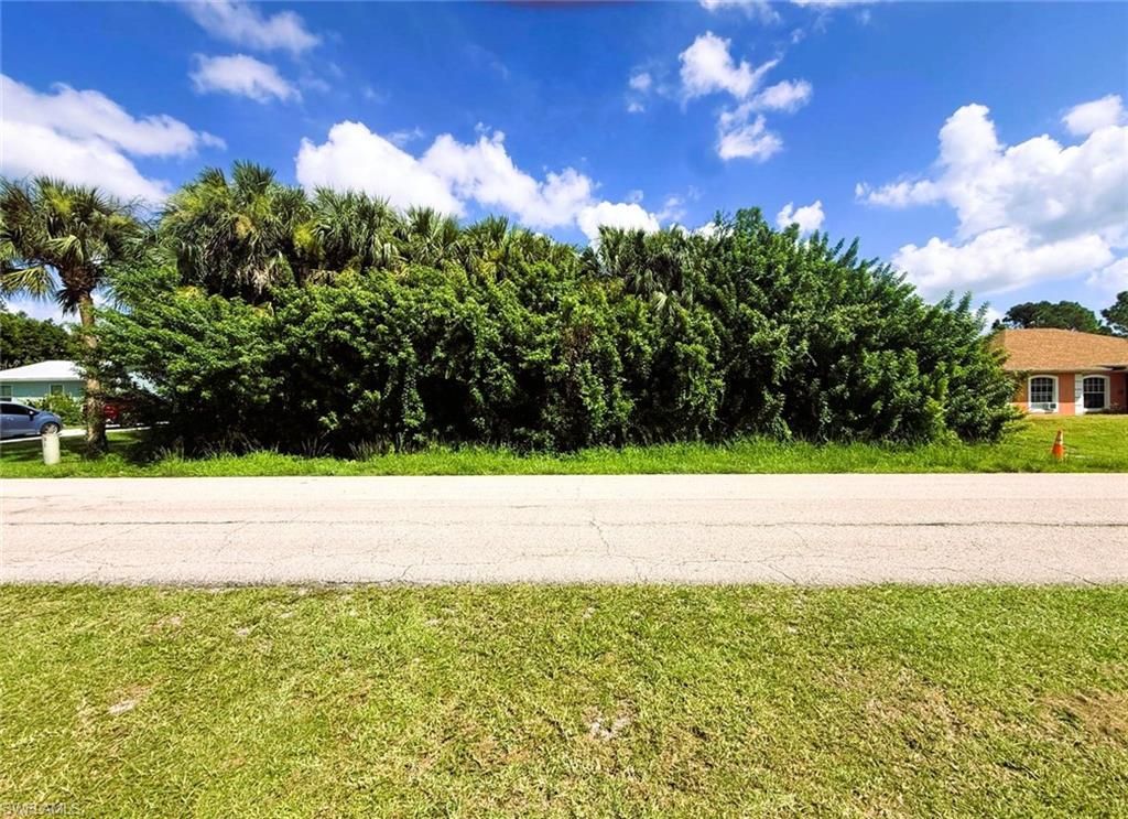 105 5th ST, LEHIGH ACRES, FL 33972 — photo 4