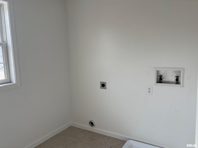 204 TULIP Drive, Mackinaw, IL 61755