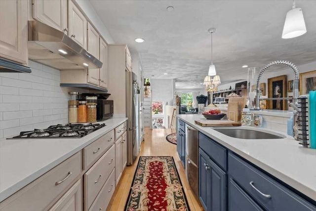 8 Deer Path 8, Hudson, MA 01749