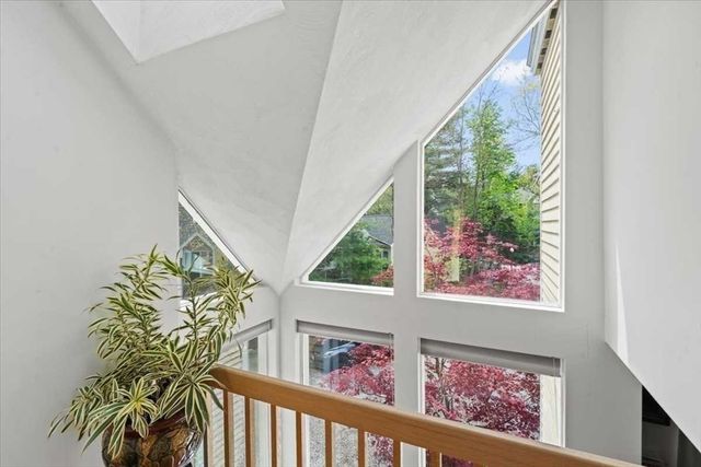 8 Deer Path 8, Hudson, MA 01749